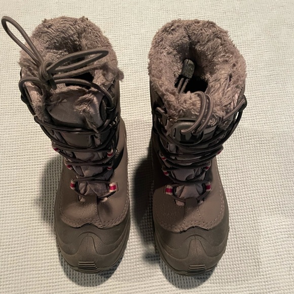 Girls Columbia Omniheat Winter Boots - Picture 3 of 5